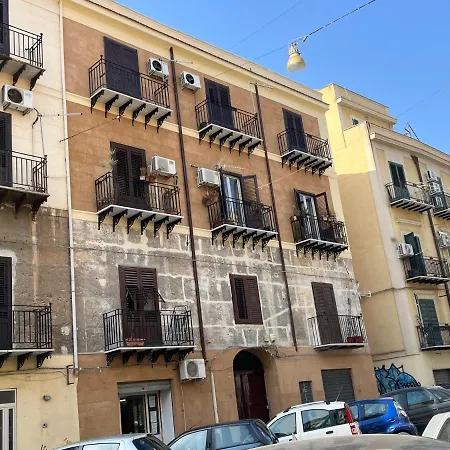 Apartment Home.70 Carini Palermo