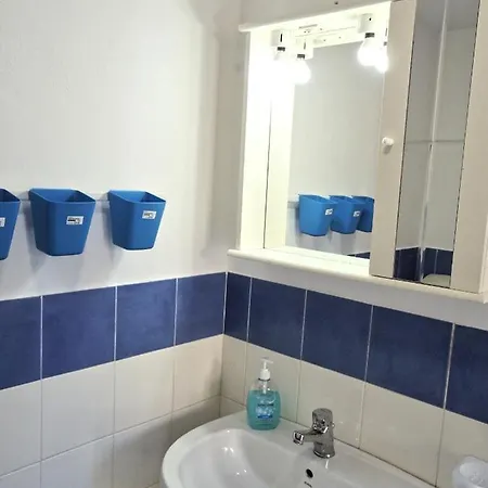 Home.70 Carini Lejlighed