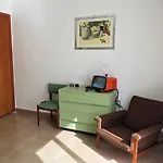 Appartement Home.70 Carini
